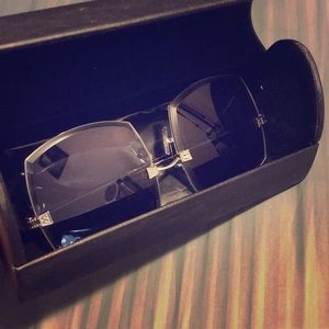 $100 sunglasses from a good brand for $40